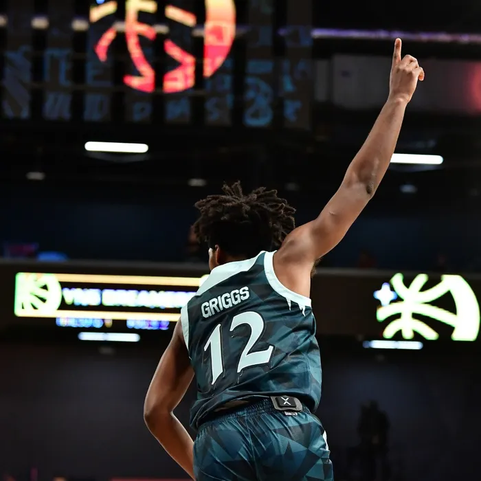 Griggs Posts Triple Double in Cold Hearts Road Victory