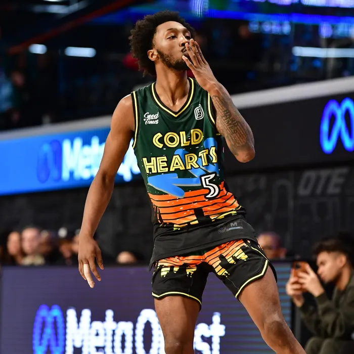 Cold Hearts Cruise Past Bruins by 22